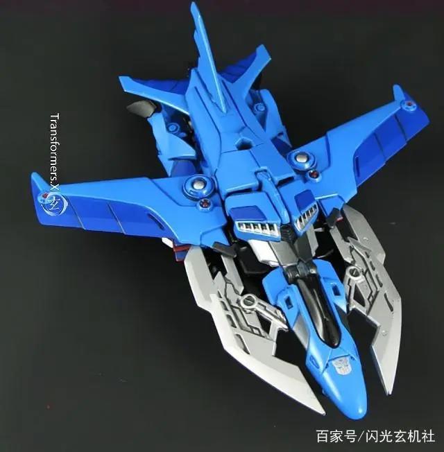 变形金刚《领袖之证》：变身战斗机的博派女汽车人-阿尔茜