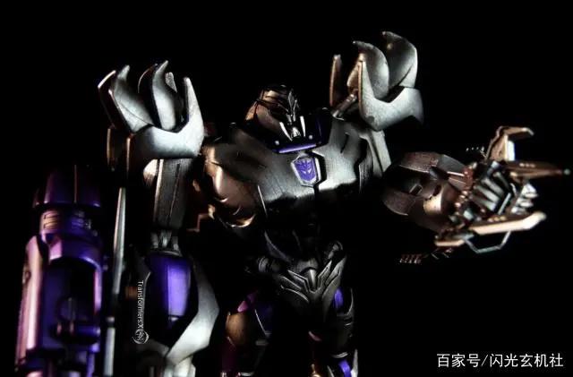 变形金刚动漫人物：《领袖之证》霸天虎首领威震天-模型重涂