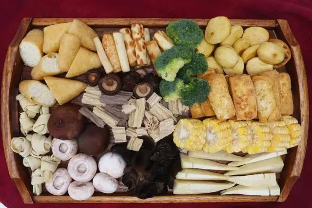 寒冷的冬天，吃了这道香飘满屋的全家福，全家添福！