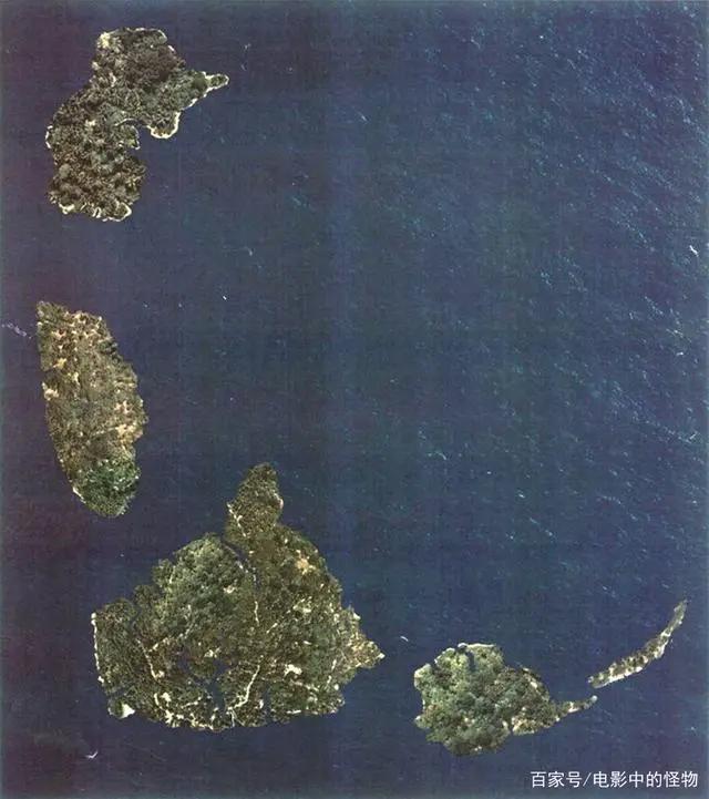 机械生物、剑齿虎、混种恐龙，这是一部不一样的《侏罗纪世界》