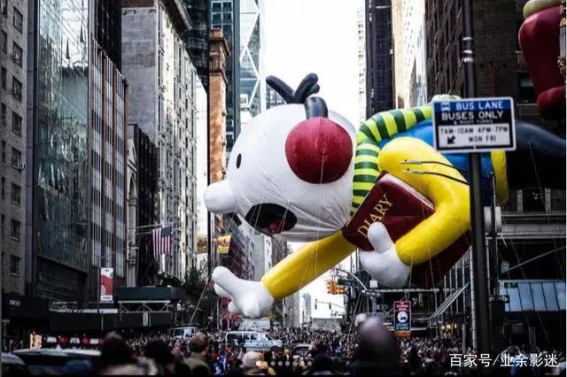 今年的感恩节，皮卡丘、海绵宝宝们都上了天