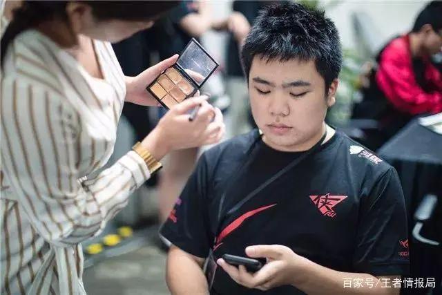 王者荣耀世冠赛：RW侠进入决赛，边路渡劫无敌，决赛对手今晚现