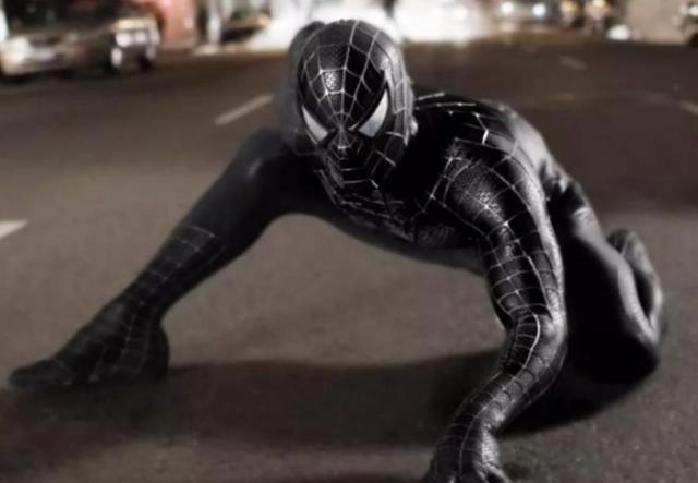 漫威宇宙里哪个英雄最适合被毒液附体？蜘蛛侠、浩克很猛，他无敌