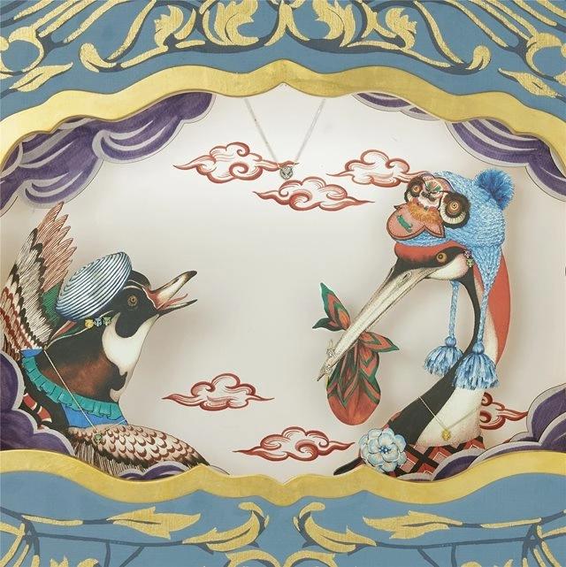 GUCCI与艺术家PHANNAPAST携手打造迷你剧场陈列装置