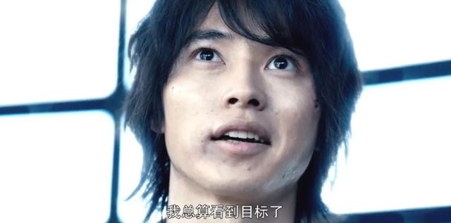 豆瓣8.1，为了这部年度漫改真人剧，他们居然将东京“清空”了？