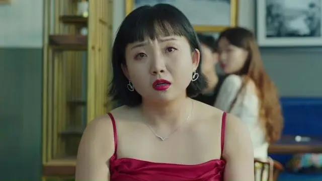 比起知三当三的唐蕊，职场耍阴谋的于菲菲更令人厌恶