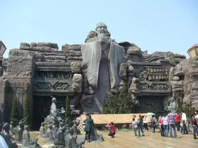 主题乐园十年沉浮录