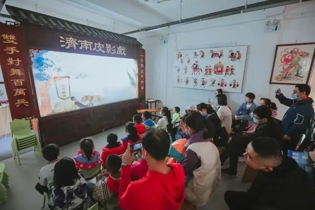 海归女导演、老师、插画师等组团出道，济南百花洲里的这个“皮影女团”可了不敌