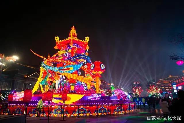 西安曲江新区小年夜点亮中国年传统与时尚交相辉映