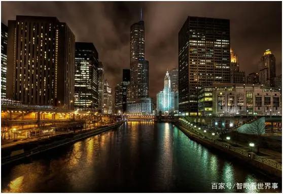 无视居家隔离令芝加哥千人狂欢派对视频流出逼仄房间人头攒动