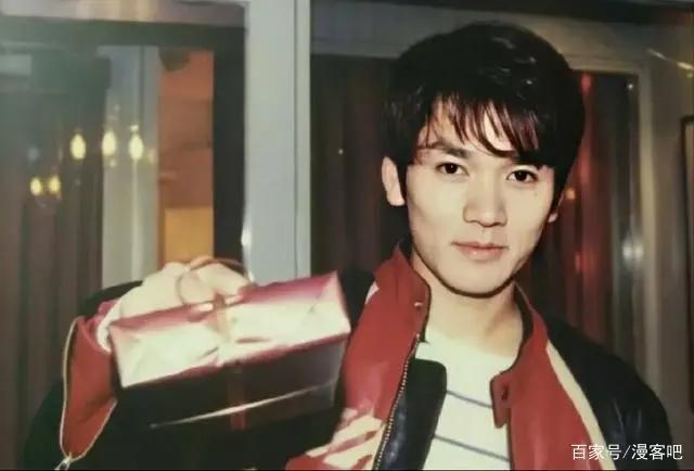 B站年度动画投票，《咒术回战》排名第1，暂时领先《鬼灭之刃》