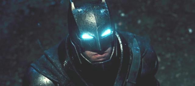 DC电影宇宙应该何去何从？编剧无聊到在发布会上表演杂技！