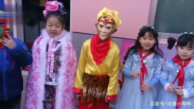 小孩子玩COS能有多还原？血小板萌翻大人，无脸男“称霸”幼儿园