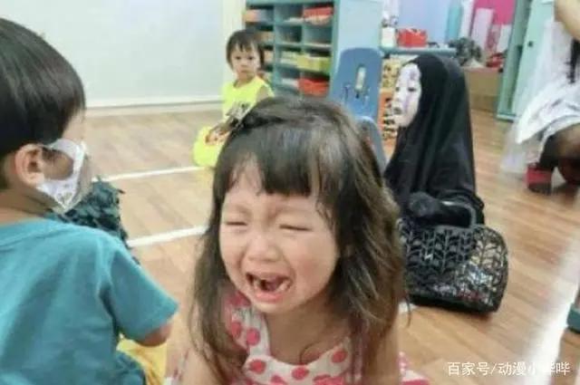 小孩子玩COS能有多还原？血小板萌翻大人，无脸男“称霸”幼儿园