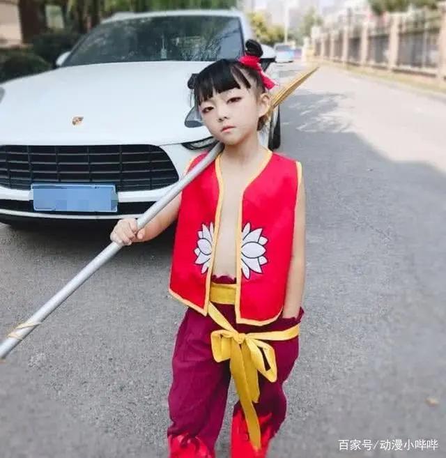 小孩子玩COS能有多还原？血小板萌翻大人，无脸男“称霸”幼儿园