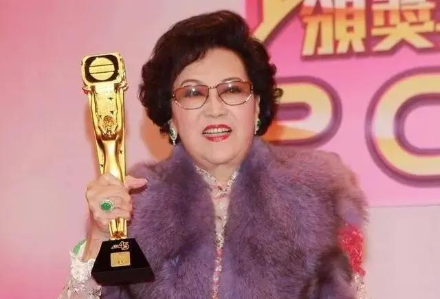 《灌篮高手》将拍电影，韩版《风声》开机