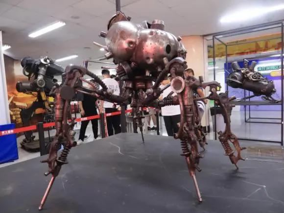 机器人嘉年华主题展：《末世觉醒之入侵》原创机甲揭秘