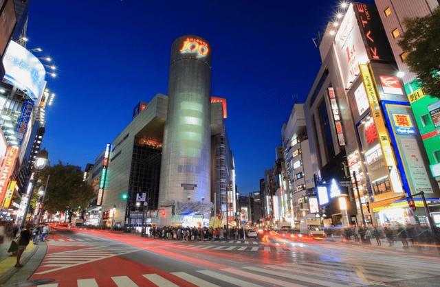 幽灵线东京：涩谷市民惨遭白雾吞噬灵体，青年除灵师勇斗中二反派