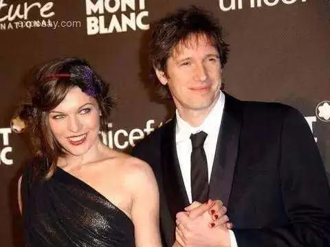 比起漏洞百出的真人版，这才是最纯粹的《生化危机》