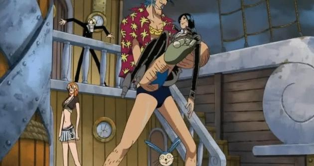 看似高冷的罗宾，原来这么“随便”，被这么多男人抱过