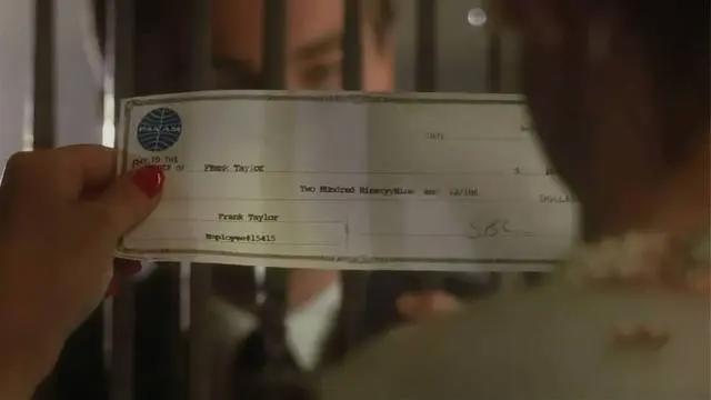 超级骗子行骗26国泡各国空姐，被抓后，却变成自己最讨厌的样子