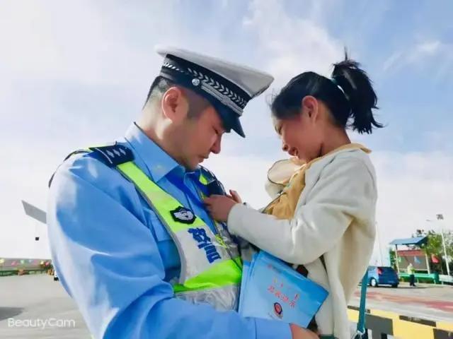 我的“骗子爸爸”不是超级炫酷，也不是无所不能，但我很爱他