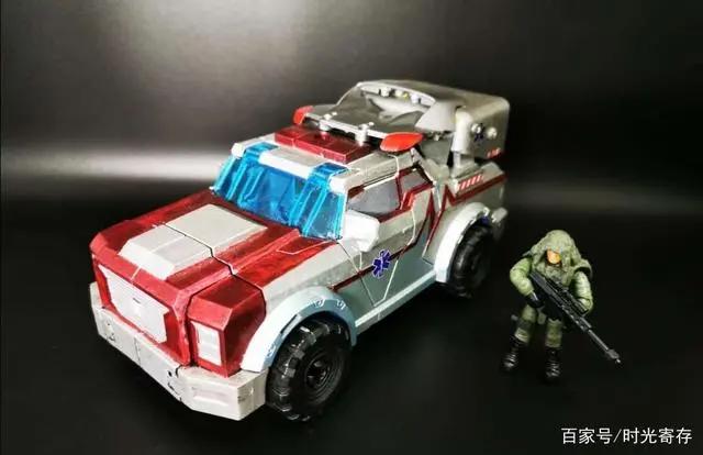 变形金刚领袖之证：重新涂装改造的汽车人战士救护车