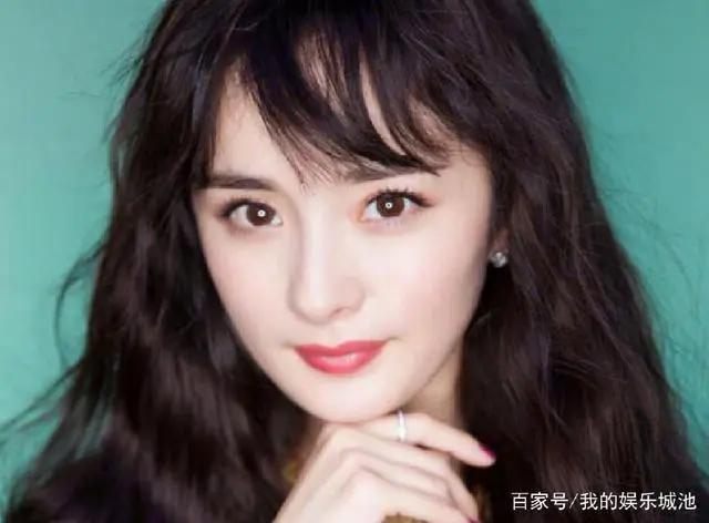 杨幂脚臭的梗再被调侃，动画《观海策》向杨幂道歉，网友：过分