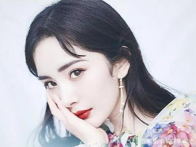 杨幂脚臭的梗再被调侃，动画《观海策》向杨幂道歉，网友：过分