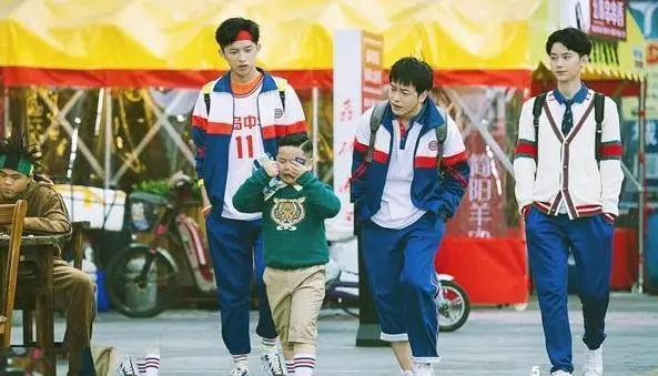 最新校园漫《快把我哥带走》，不不不！还是快把我哥带回来！