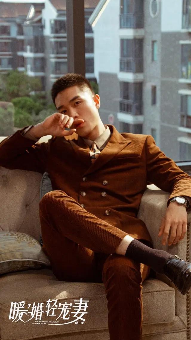 漫改网剧《暖婚轻宠妻》甜蜜来袭傲娇总裁恋上复仇黑天鹅拿捏了