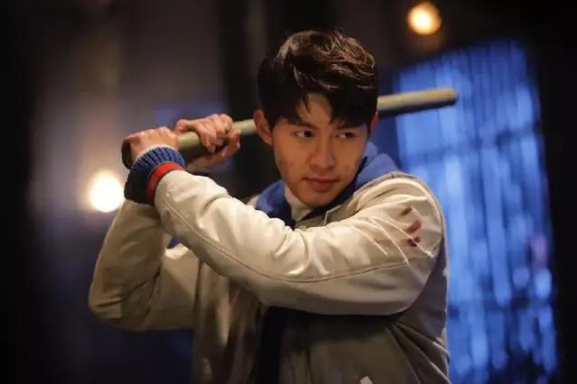 国产剧也玩“无限流”！《端脑》科幻漫改的黑马！