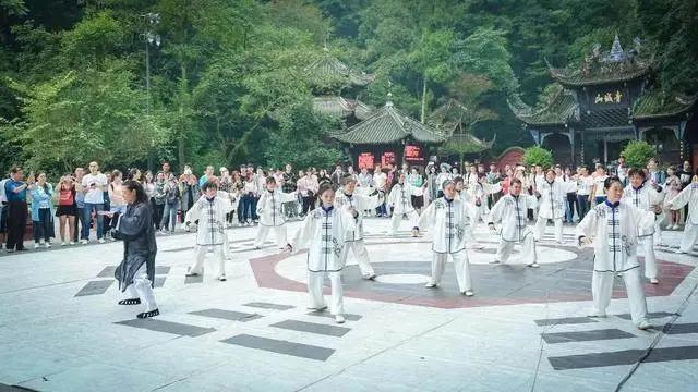 国产动漫《一人之下》：我从未见过这样无耻的男主和总攻女主