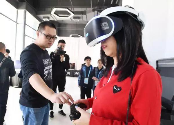 拼C位？光谷就没输过