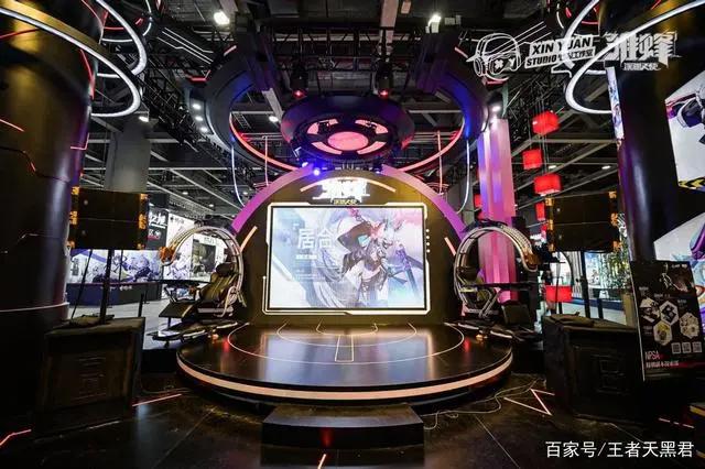 《雏蜂：深渊天使》大BOSS空降炸翻萤火虫49位魔灵萝莉激萌现身