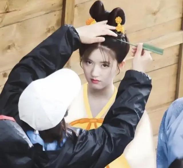 长歌行发布定妆照，迪丽热巴和赵露思古装曝光，来看看谁更美