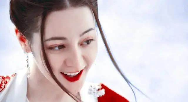 真人版《长歌行》好评、差评各一半，穿插漫画获称赞，但不是首创