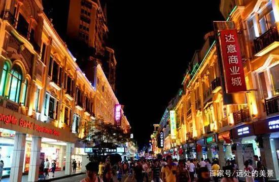 这座网红城市每年都有大量游客前往，只为目睹“海上花园”