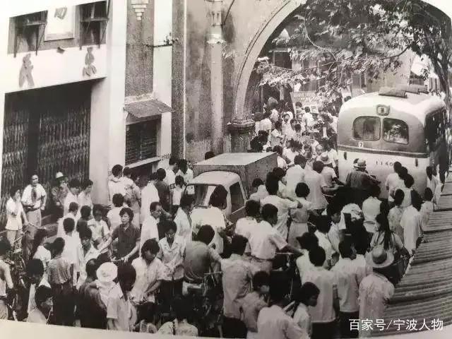 《城隍庙近70年沉浮录》——从千年郡庙到宁波市井文化发源地