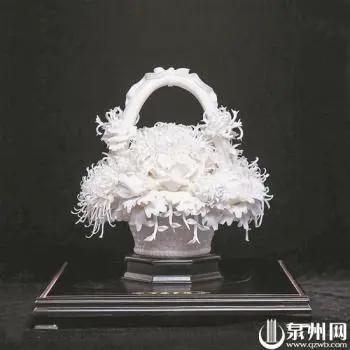 陈丽华：素手绘白瓷匠心显墨韵