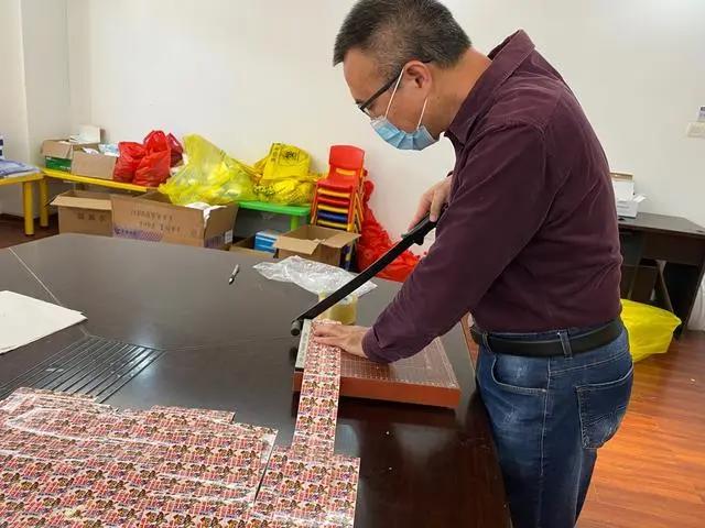 抗疫一线｜小小一片贴纸送你大大好心情