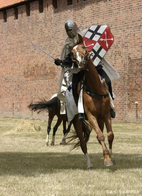 弓箭手怕近战？看看战弓磅数，让郑成功铁人军告诉你啥叫弓兵近战