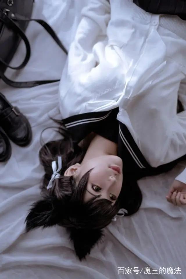 COS动漫作品赏析：爱宕舰来袭，小姐姐人萌腿长，还原度极高