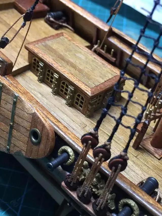 会开挖掘机的43岁漫画家，转行复刻古帆船模型，一件作品炒到8万