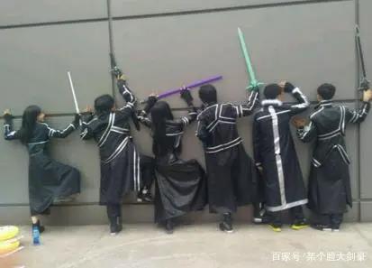 龙傲天角色满地爬，高中生成战力天花板，动动手指毁灭整个舰队