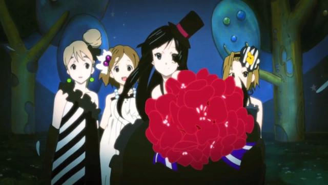 轻音少女：动漫中夏天也热，京阿尼女孩抢风扇，差点被风扇叶团灭