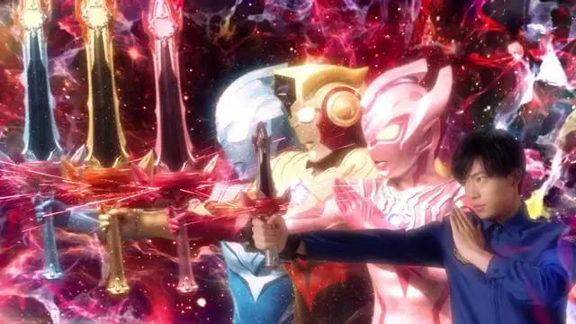 新生代爱玩“新花样”，欧布面子大，银河气场足，而他靠怪兽救命