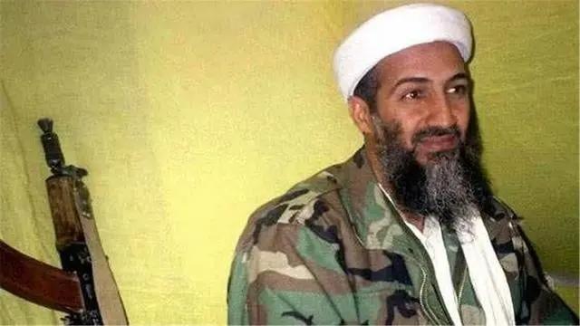 本·拉登的流亡岁月，平日里三点一线：吃饭、睡觉、看光碟