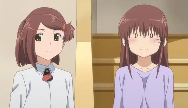 亲吻姐姐：自截亚香和理香图片第二弹，再给绅士们一次选择的机会