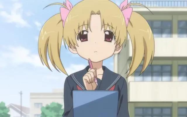 亲吻姐姐：当你们争亚香还是理香的时候，这个小萝莉我偷偷带走了